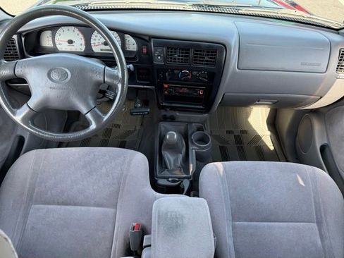 Used 2001 Toyota Tacoma 2WD Xtracab image 11