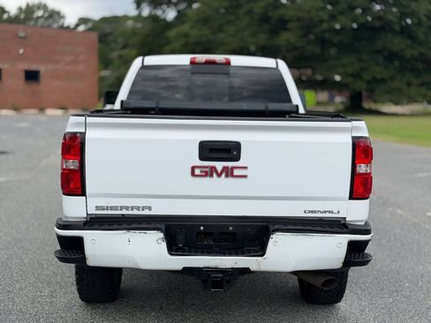 Used 2015 GMC Sierra 2500 Denali w/ Driver Alert Package AWD/4WD image 4