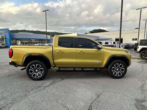 Used 2024 GMC Canyon AT4 w/ Technology Package AWD/4WD image 8