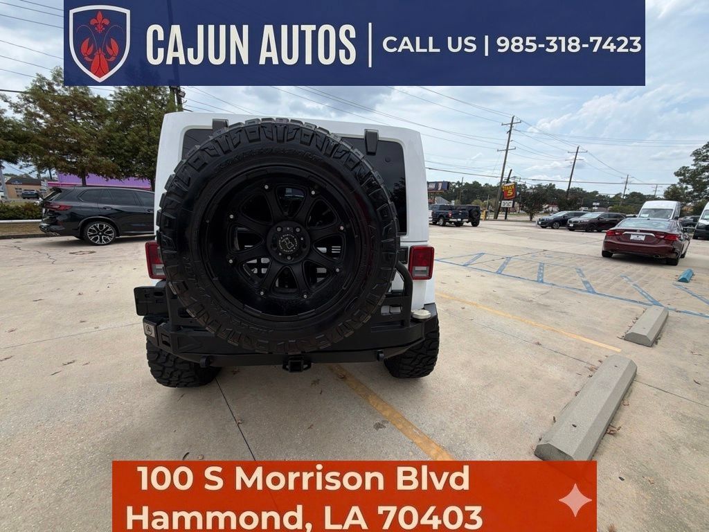 Used 2017 Jeep Wrangler Unlimited Rubicon AWD/4WD image 17