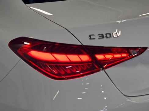 Used 2025 Mercedes-Benz C 300 Sedan image 33