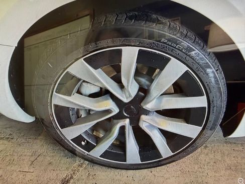 Used 2024 Tesla Model 3 Standard Range RWD image 10