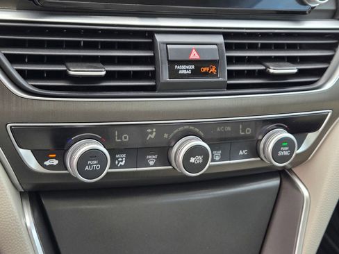 Used 2022 Honda Accord LX image 17