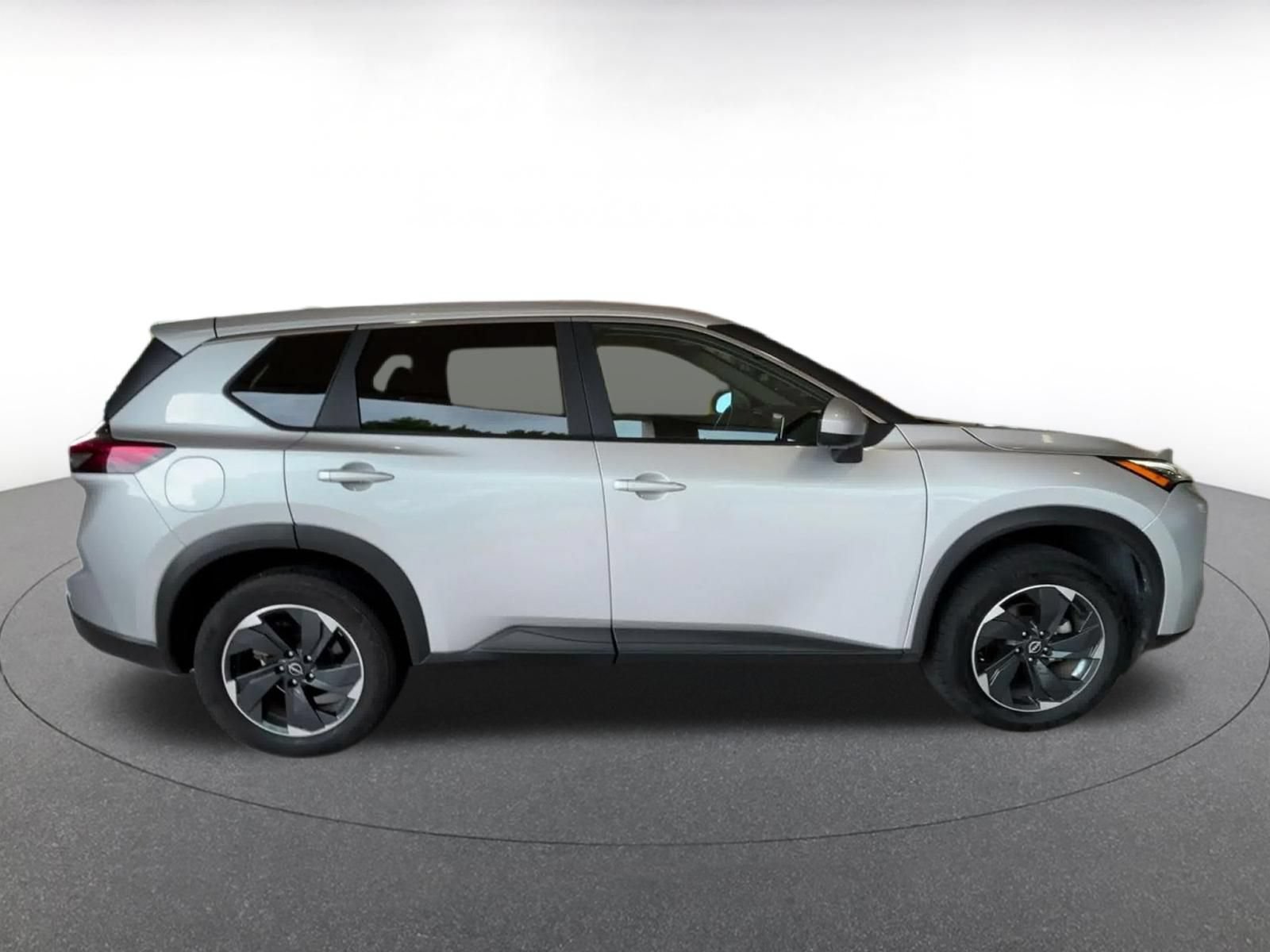 Used 2025 Nissan Rogue SV FWD image 15