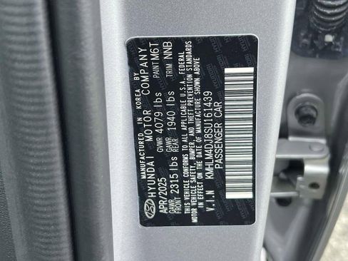 Used 2025 Hyundai Elantra SEL image 16