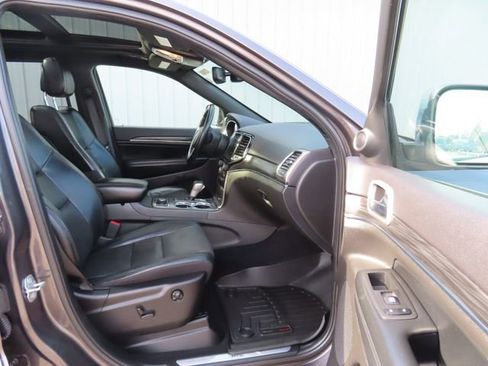 Used 2019 Jeep Grand Cherokee Limited w/ Luxury Group II AWD/4WD image 24