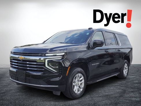 Certified 2025 Chevrolet Suburban LT RWD image 8