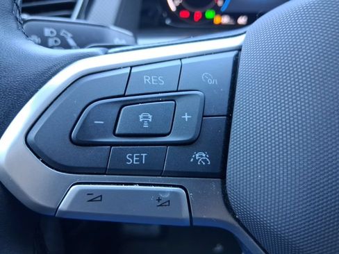 Used 2025 Volkswagen Atlas Peak Edition SE AWD/4WD image 17