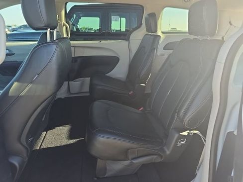 Used 2024 Chrysler Pacifica Touring-L w/ Road Tripper Package FWD image 9