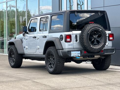 Used 2023 Jeep Wrangler Unlimited AWD/4WD image 5