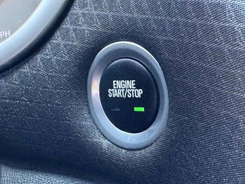 Used 2025 Chevrolet Malibu LT image 33