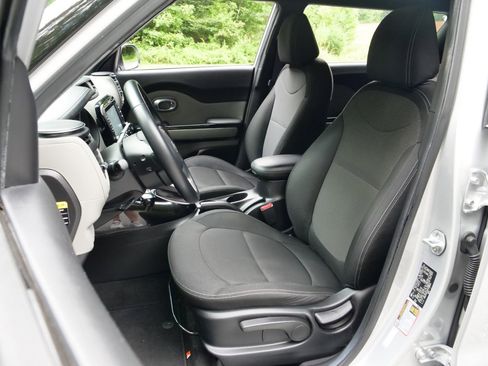 Used 2019 Kia Soul + w/ Audio Package image 3