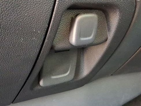 Used 2016 GMC Sierra 1500 SLE w/ SLE Value Package image 28