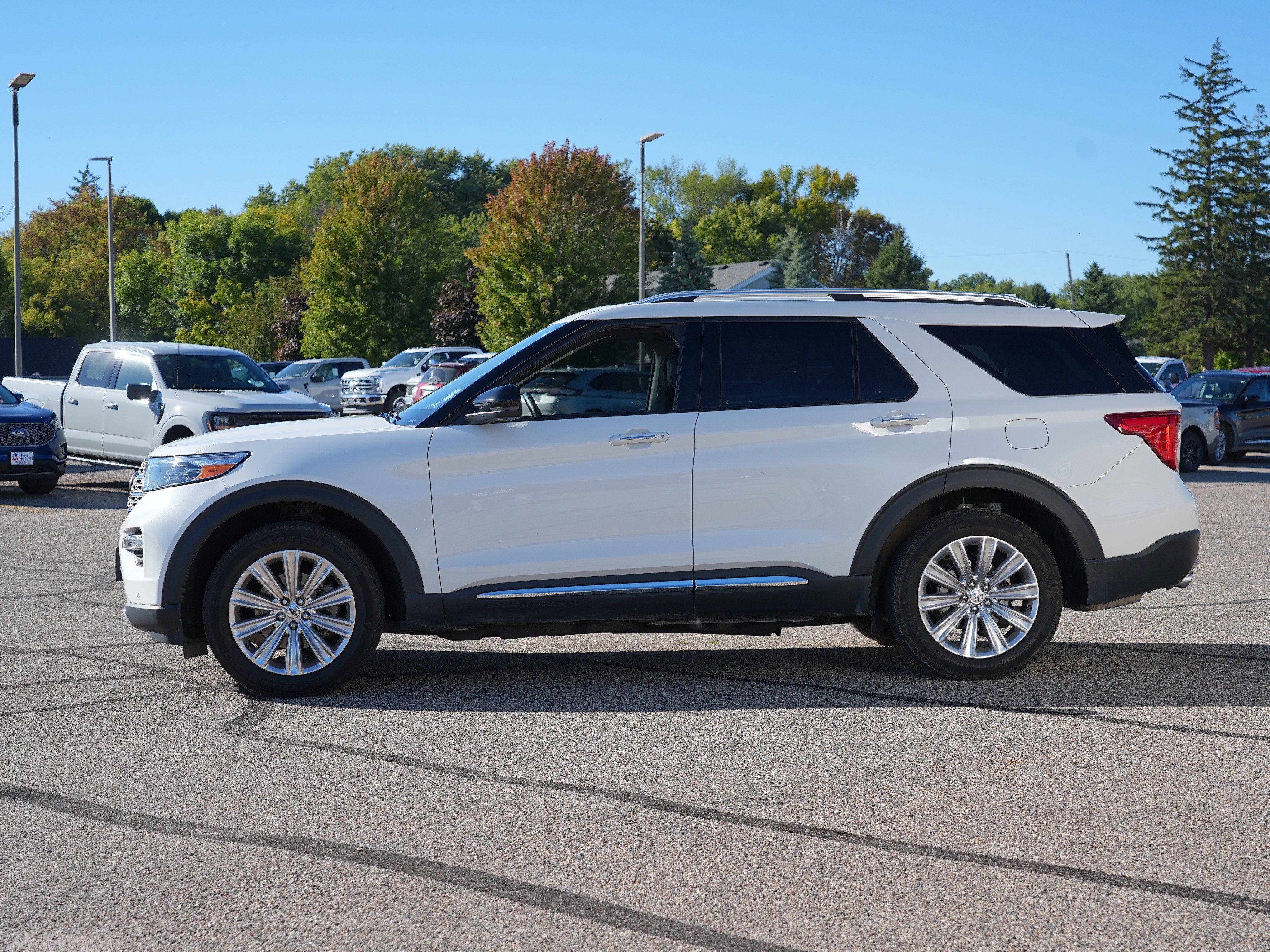 Used 2024 Ford Explorer Limited w/ Limited Technology Package AWD/4WD image 7