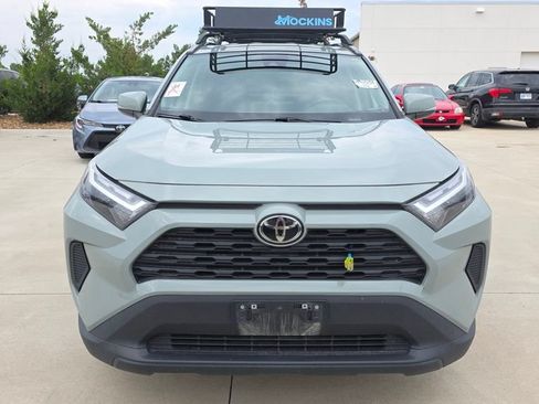 Used 2022 Toyota RAV4 XLE AWD/4WD image 8