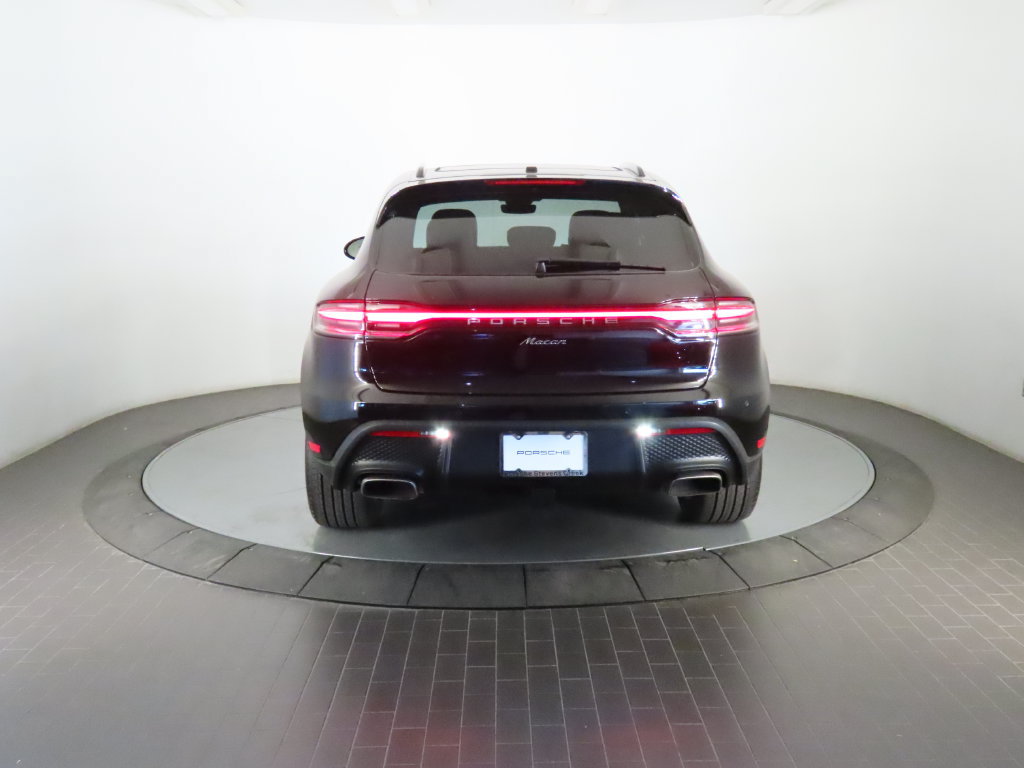 Certified 2025 Porsche Macan AWD/4WD image 6