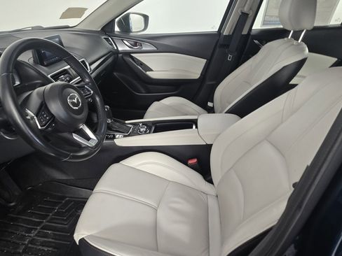 Used 2018 MAZDA MAZDA3 Grand Touring w/ Premium Equipment Package image 17