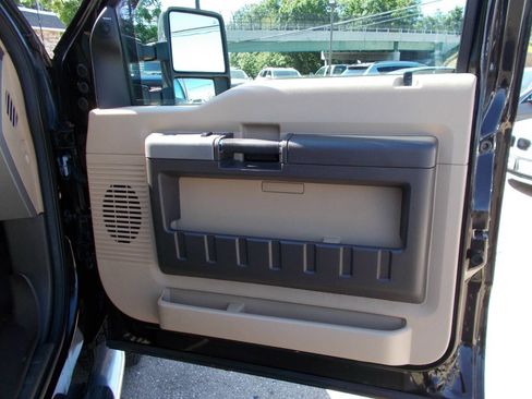 Used 2014 Ford F250 Lariat w/ Lariat Ultimate Package AWD/4WD image 16