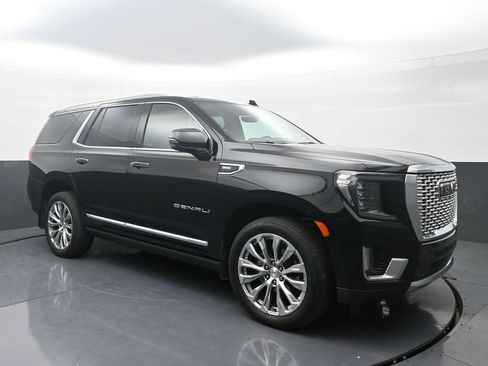 Used 2024 GMC Yukon Denali w/ Denali Reserve Package AWD/4WD image 3