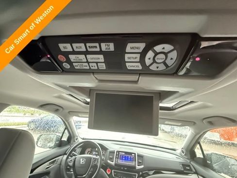 Used 2017 Honda Pilot Touring image 30