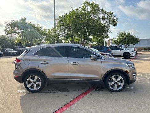 Used 2018 Lincoln MKC Premiere FWD image 4