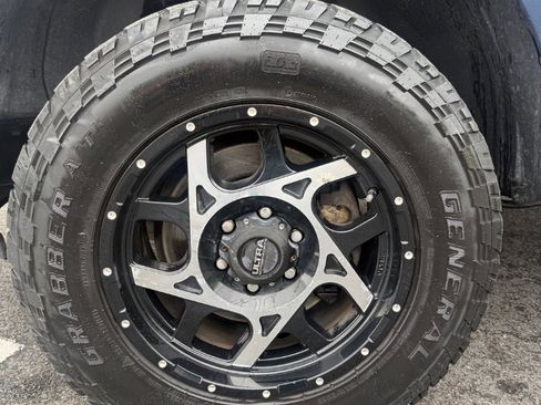 Used 2014 Ford F150 XLT w/ Equipment Group 302A Luxury AWD/4WD image 9