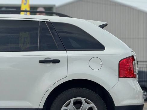 Used 2013 Ford Edge SE image 16