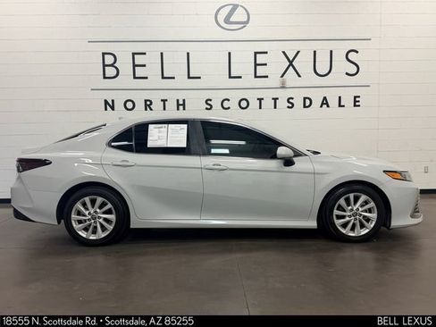 Used 2022 Toyota Camry LE w/ Carpet Mat Package (TMS) FWD image 3