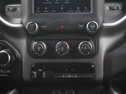 Used 2021 RAM 1500 Big Horn AWD/4WD image 17