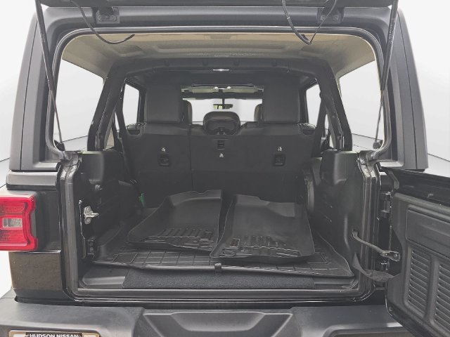 Used 2019 Jeep Wrangler Unlimited Sahara AWD/4WD image 34