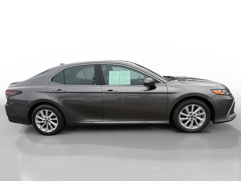 Used 2024 Toyota Camry LE image 6