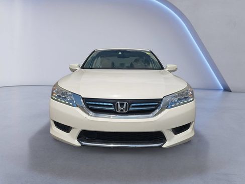 Used 2015 Honda Accord Touring image 9