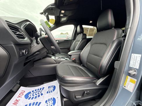 Used 2025 Ford Escape ST-Line w/ Equipment Group 301A image 9