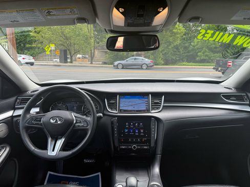 Used 2019 INFINITI QX50 Essential w/ Premium Audio Package image 10