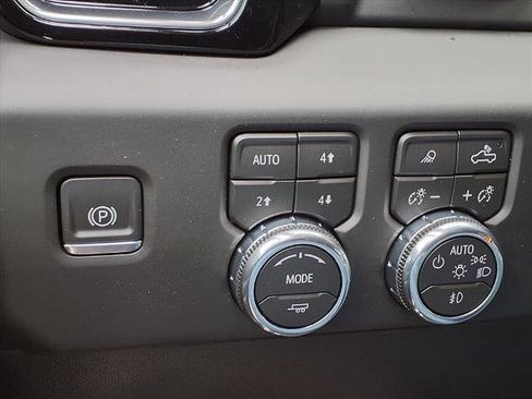 New 2026 GMC Sierra 3500 Denali w/ Denali Reserve Package image 15