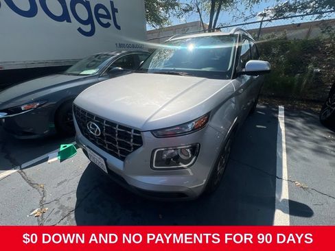 Used 2025 Hyundai Venue SEL FWD image 1