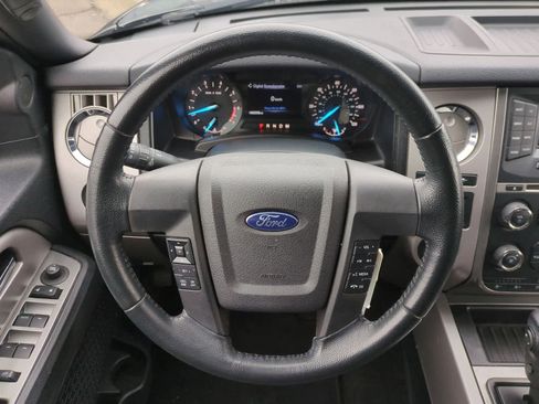 Used 2017 Ford Expedition XLT image 24