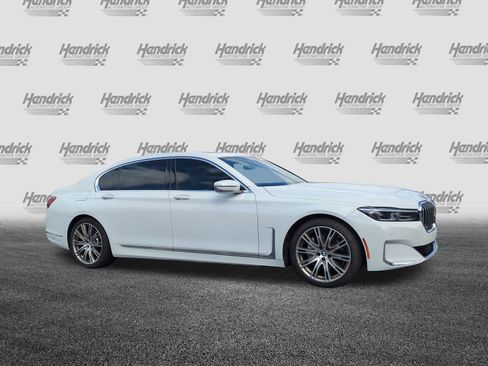 Certified 2022 BMW 740i w/ Premium Package image 2