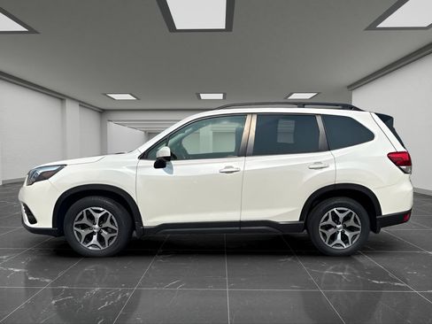 Used 2024 Subaru Forester Premium AWD/4WD image 7
