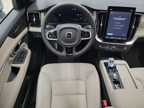 New 2026 Volvo XC90 B6 Plus w/ Protection Package Premier AWD/4WD image 18