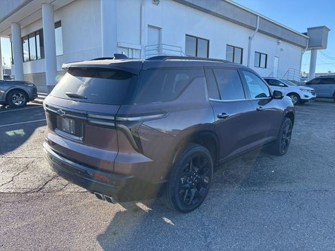 Used 2024 Chevrolet Traverse RS image 7