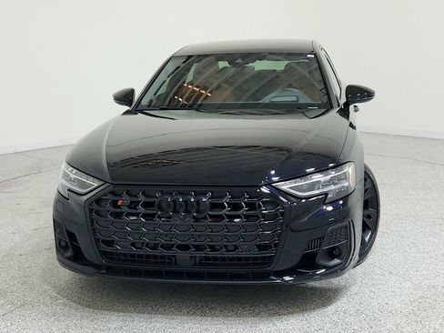 Used 2025 Audi S8 EXECUTIVE image 2