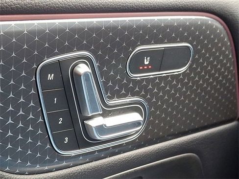 Certified 2024 Mercedes-Benz GLB 250 4MATIC w/ Driver Assistance Package image 27