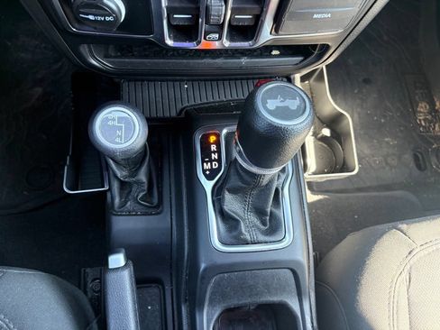 Used 2021 Jeep Wrangler Unlimited Sport AWD/4WD image 27