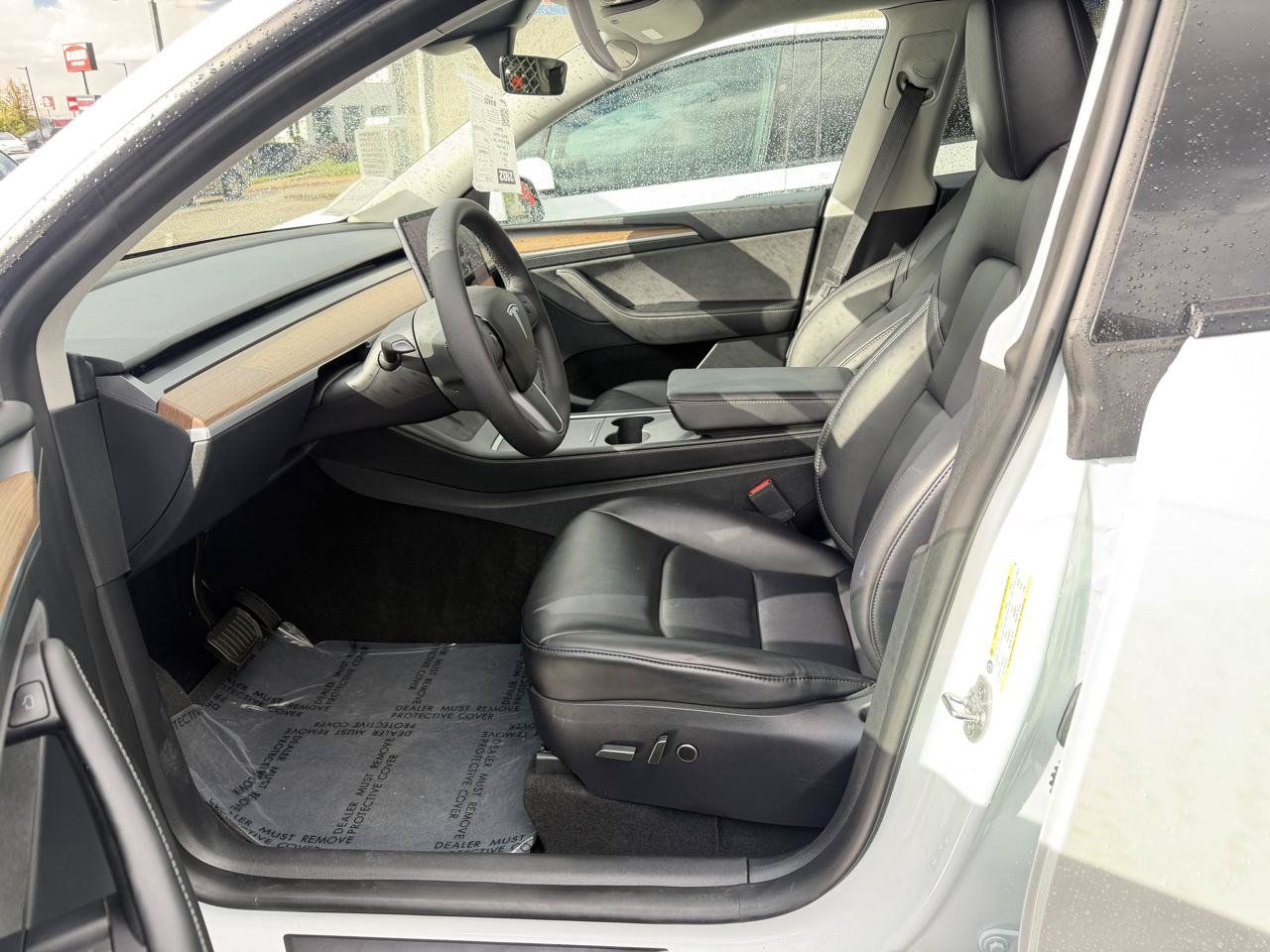 Used 2024 Tesla Model Y Long Range AWD/4WD image 22