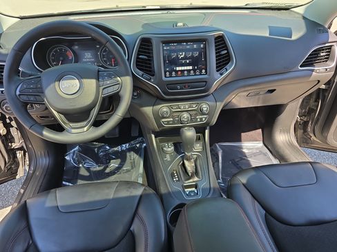 Used 2019 Jeep Cherokee Trailhawk w/ Comfort/Convenience Group image 22