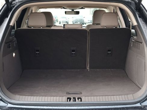 Used 2023 Lincoln Nautilus FWD w/ Premium Package image 34