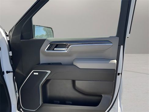 Certified 2024 Chevrolet Silverado 1500 LTZ w/ LTZ Premium Package image 36