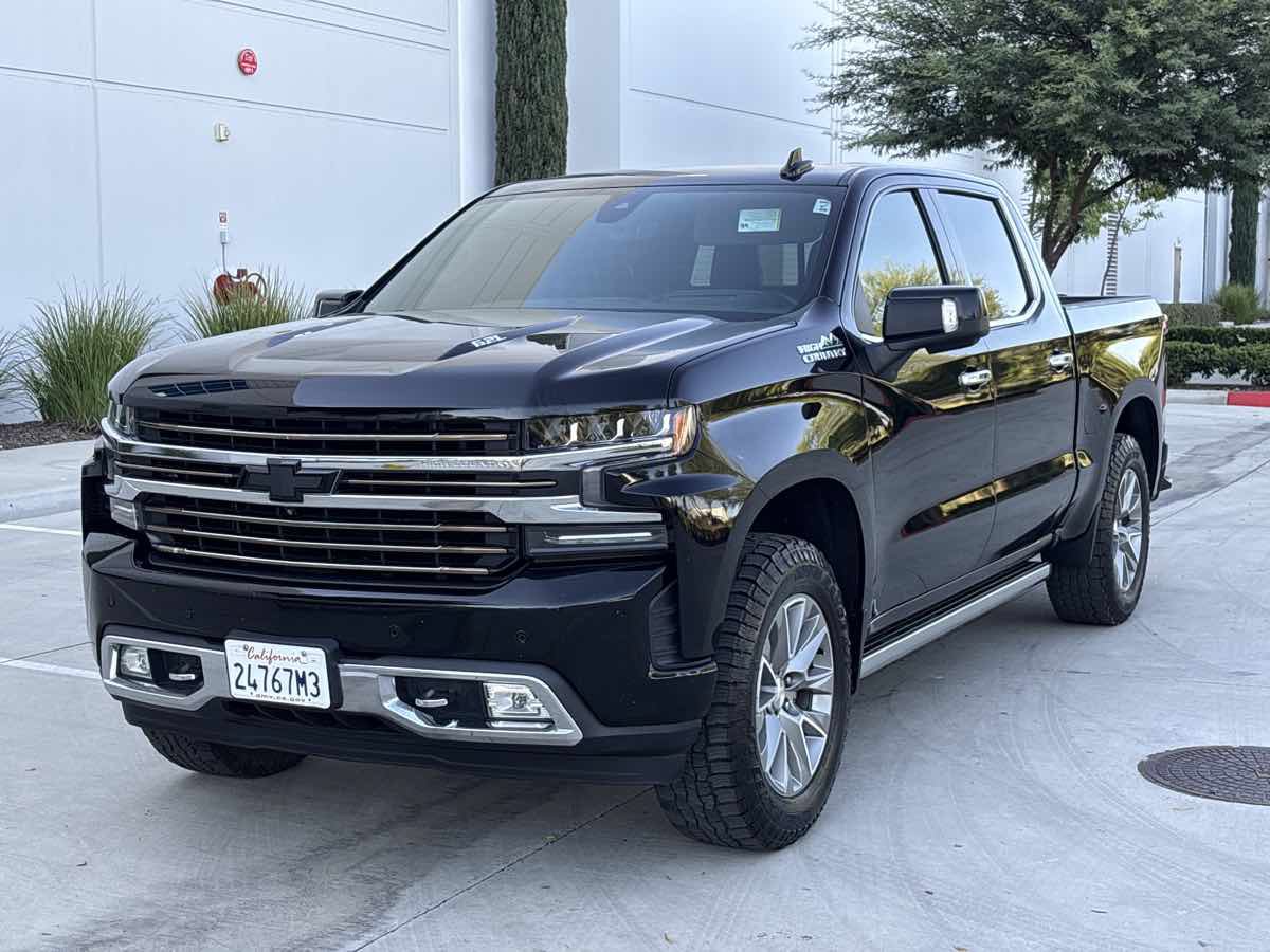 Used 2019 Chevrolet Silverado 1500 High Country w/ Technology Package AWD/4WD image 7