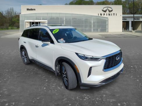Used 2023 INFINITI QX60 Sensory w/ Cargo Package AWD/4WD image 2